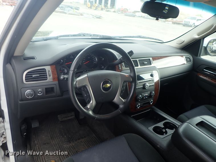 image for item DE0681 2011 Chevrolet Suburban 1500  SUV