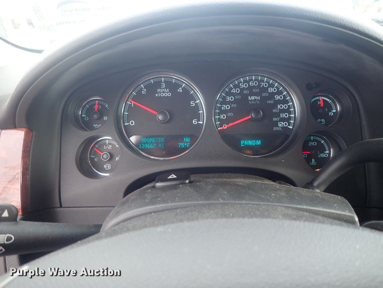 image for item DE0681 2011 Chevrolet Suburban 1500  SUV