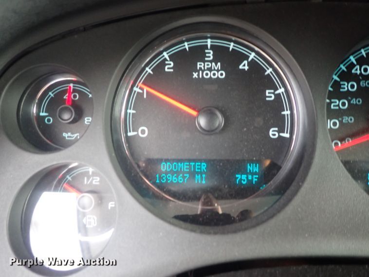 image for item DE0681 2011 Chevrolet Suburban 1500  SUV