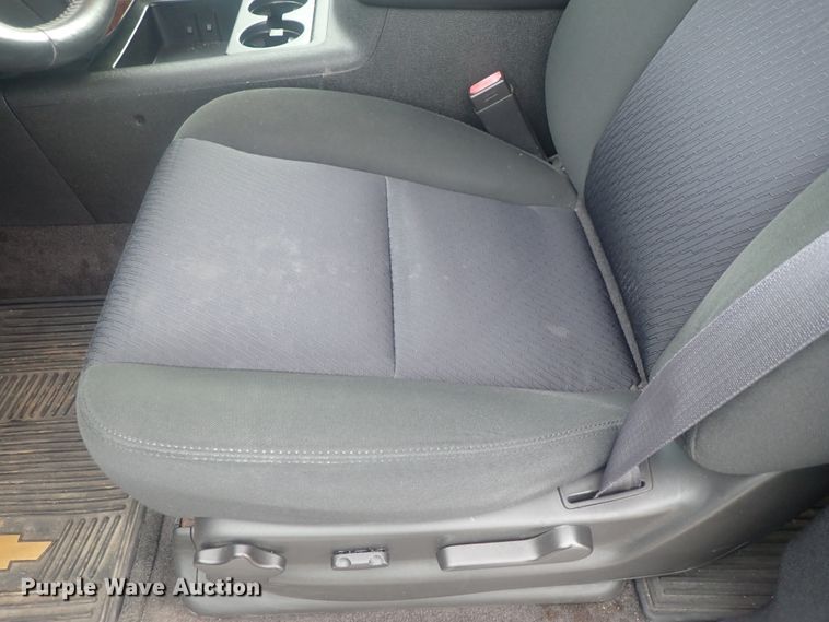 image for item DE0681 2011 Chevrolet Suburban 1500  SUV