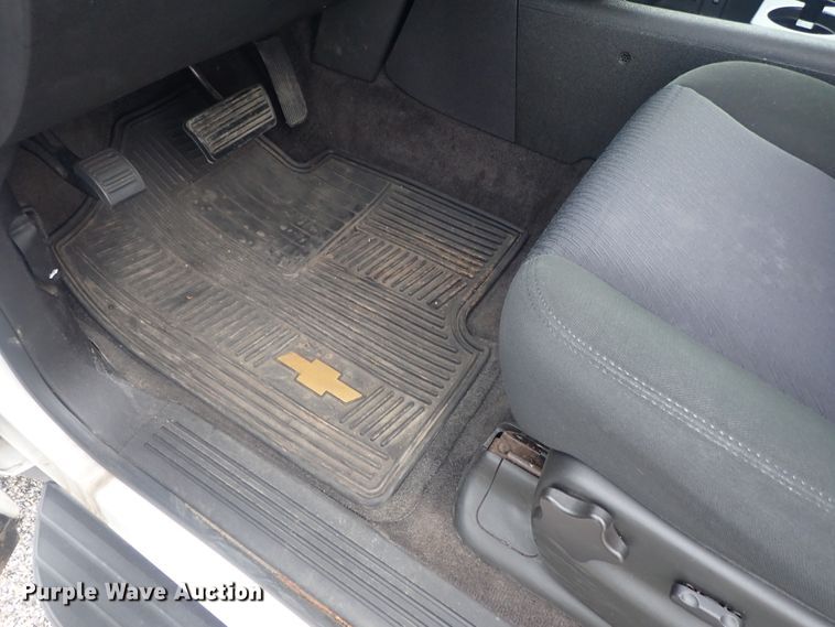 image for item DE0681 2011 Chevrolet Suburban 1500  SUV