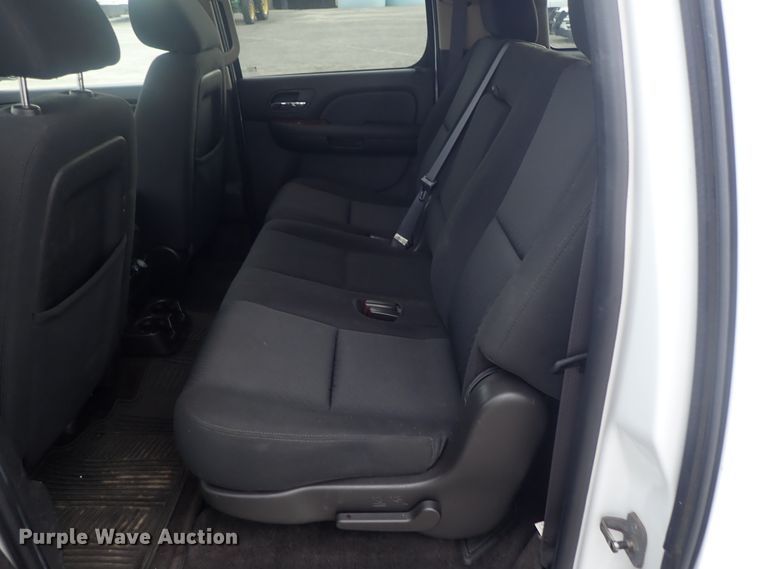 image for item DE0681 2011 Chevrolet Suburban 1500  SUV