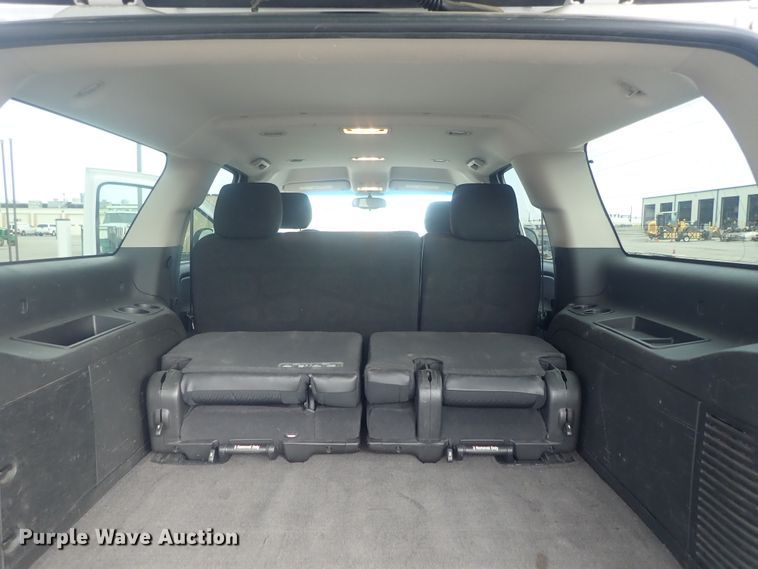 image for item DE0681 2011 Chevrolet Suburban 1500  SUV