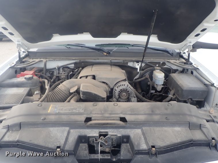 image for item DE0681 2011 Chevrolet Suburban 1500  SUV