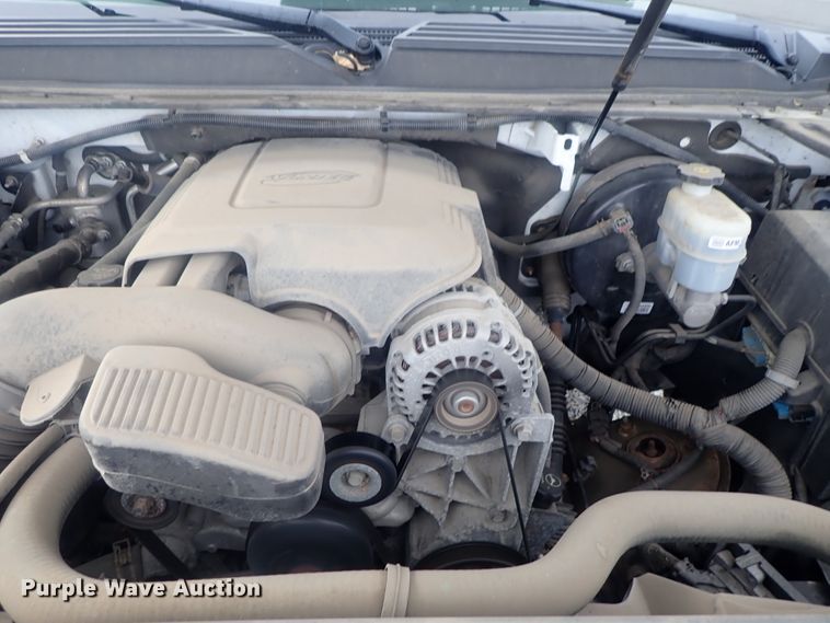 image for item DE0681 2011 Chevrolet Suburban 1500  SUV