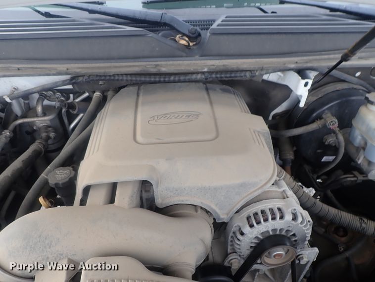 image for item DE0681 2011 Chevrolet Suburban 1500  SUV