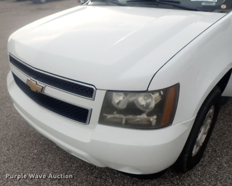 image for item DE0681 2011 Chevrolet Suburban 1500  SUV