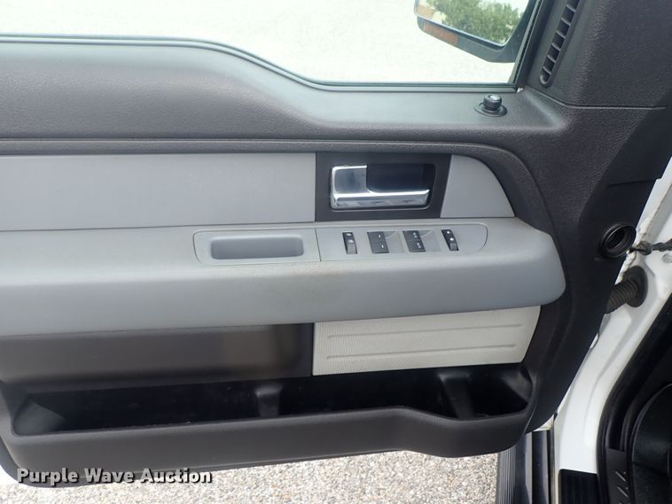 image for item DE0682 2013 Ford F150  SuperCrew pickup truck