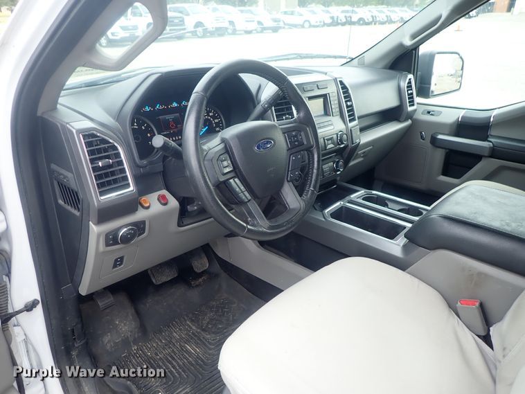 image for item DE0692 2016 Ford F150  SuperCrew pickup truck