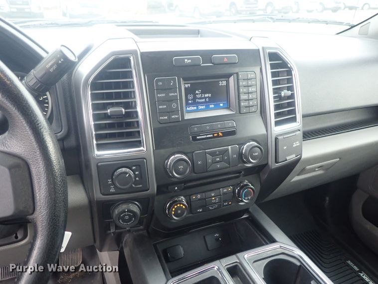 image for item DE0692 2016 Ford F150  SuperCrew pickup truck