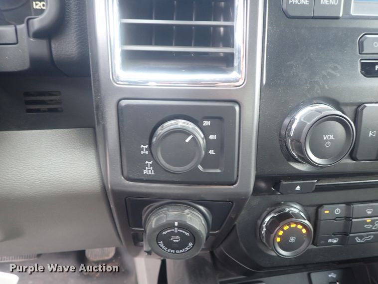 image for item DE0692 2016 Ford F150  SuperCrew pickup truck