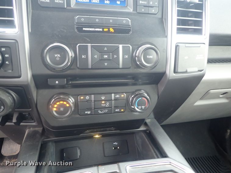 image for item DE0692 2016 Ford F150  SuperCrew pickup truck