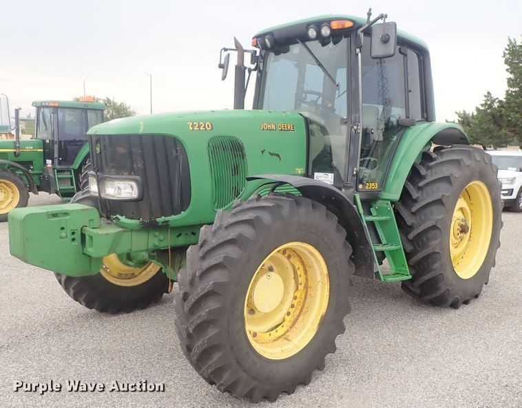 image for item DE0693 John Deere 7220  MFWD tractor