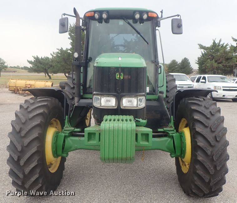 image for item DE0693 John Deere 7220  MFWD tractor
