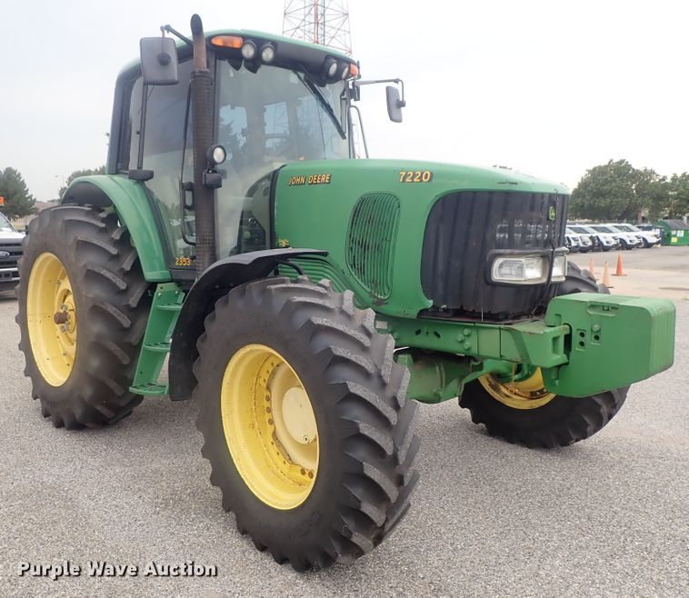 image for item DE0693 John Deere 7220  MFWD tractor