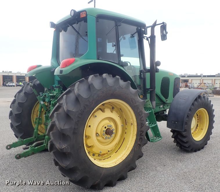 image for item DE0693 John Deere 7220  MFWD tractor