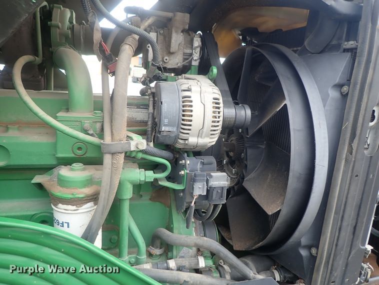 image for item DE0693 John Deere 7220  MFWD tractor