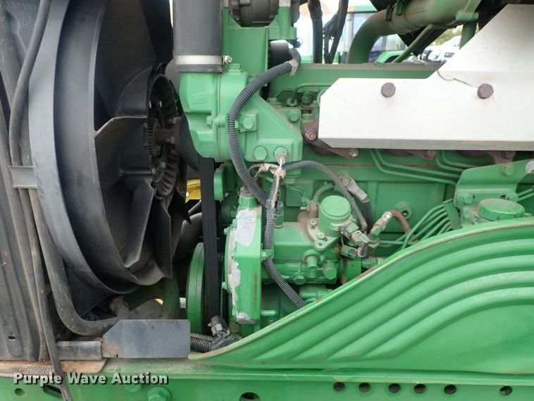 image for item DE0693 John Deere 7220  MFWD tractor
