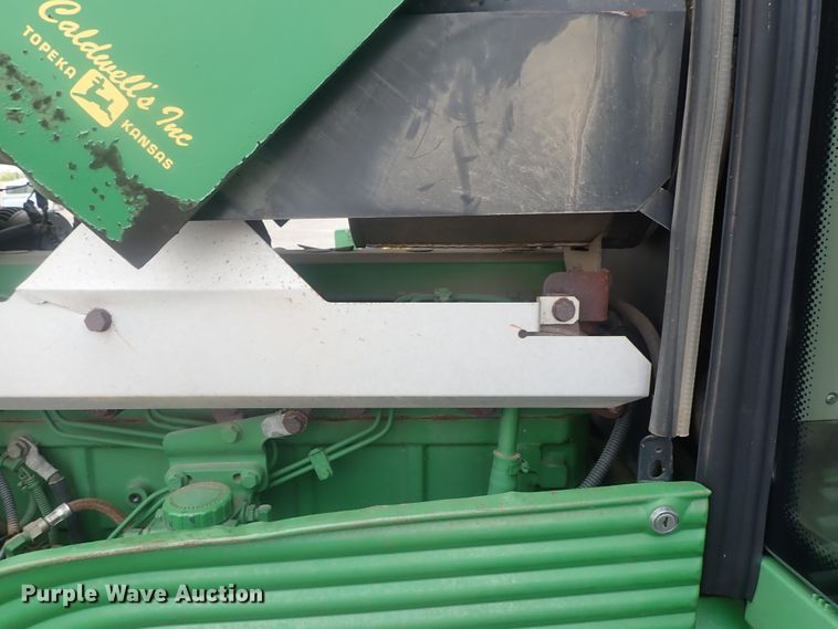 image for item DE0693 John Deere 7220  MFWD tractor