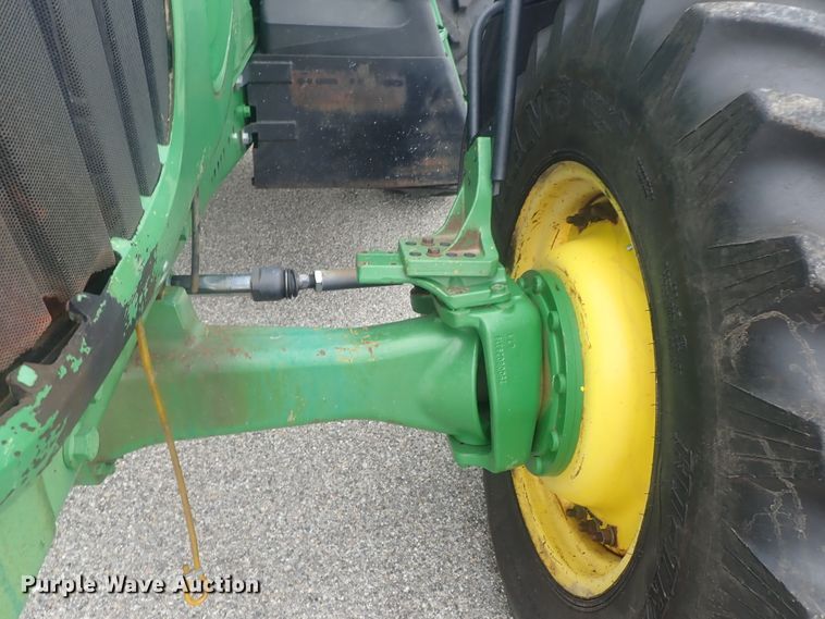 image for item DE0693 John Deere 7220  MFWD tractor