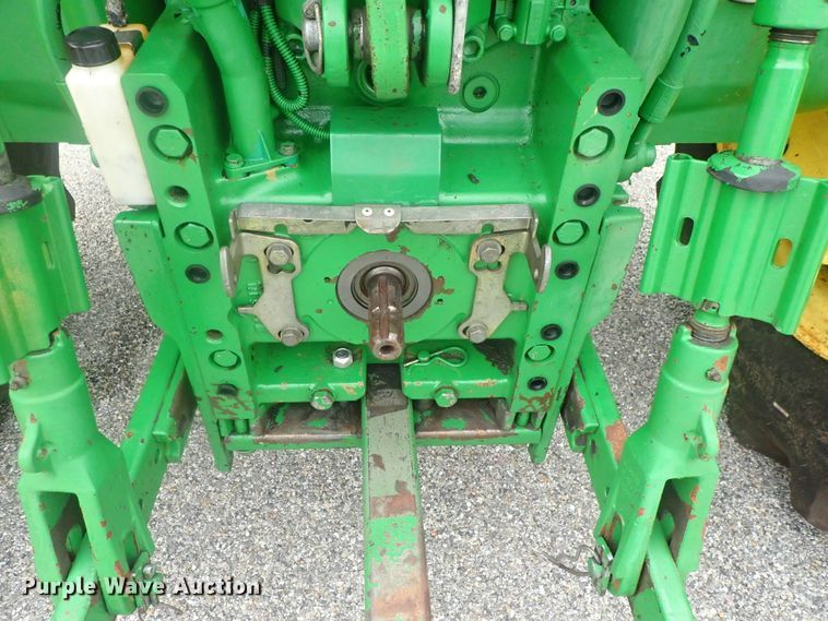 image for item DE0693 John Deere 7220  MFWD tractor