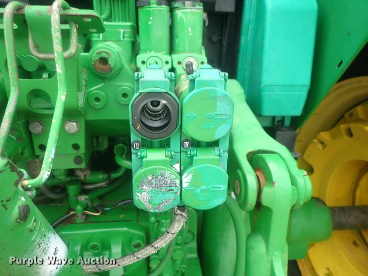 image for item DE0693 John Deere 7220  MFWD tractor