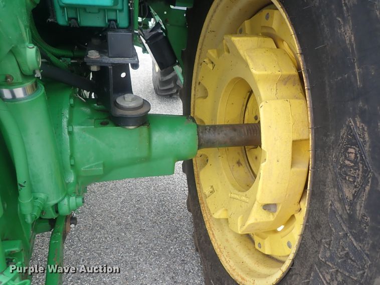 image for item DE0693 John Deere 7220  MFWD tractor