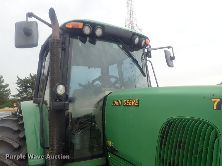 image for item DE0693 John Deere 7220  MFWD tractor