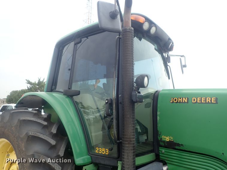 image for item DE0693 John Deere 7220  MFWD tractor