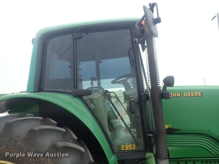 image for item DE0693 John Deere 7220  MFWD tractor