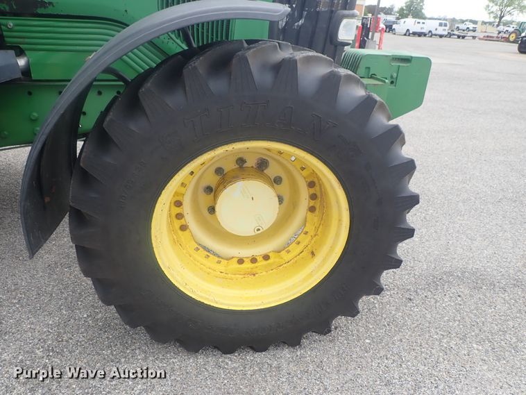 image for item DE0693 John Deere 7220  MFWD tractor