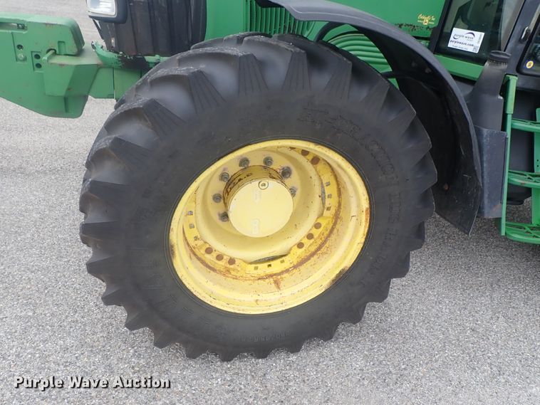 image for item DE0693 John Deere 7220  MFWD tractor