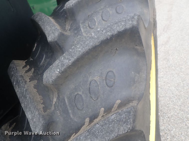 image for item DE0693 John Deere 7220  MFWD tractor