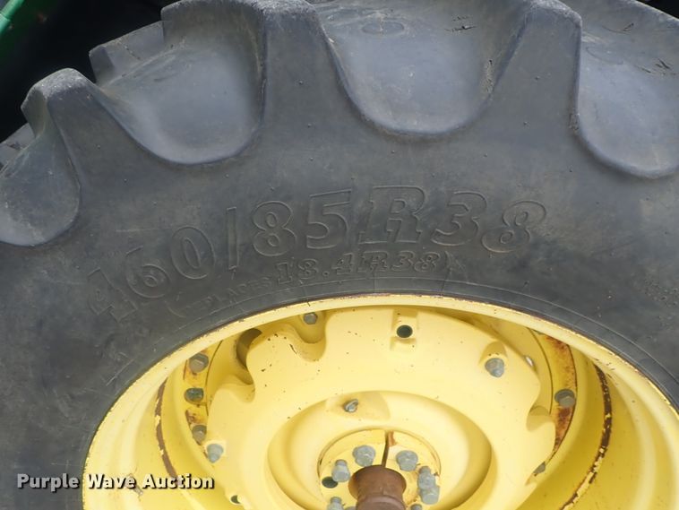 image for item DE0693 John Deere 7220  MFWD tractor