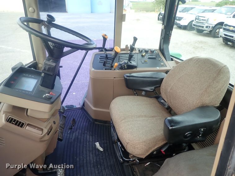 image for item DE0694 John Deere 7210  MFWD tractor