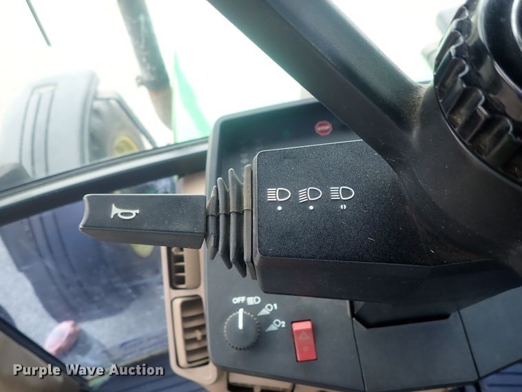 image for item DE0694 John Deere 7210  MFWD tractor