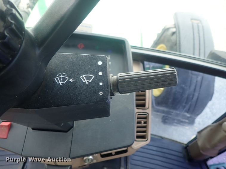 image for item DE0694 John Deere 7210  MFWD tractor