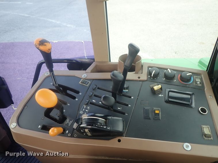 image for item DE0694 John Deere 7210  MFWD tractor