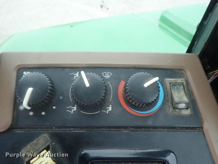 image for item DE0694 John Deere 7210  MFWD tractor