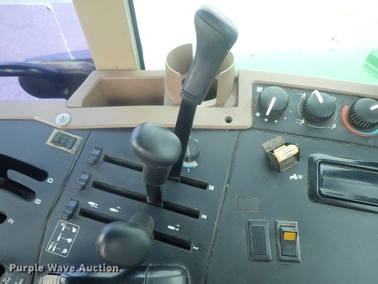 image for item DE0694 John Deere 7210  MFWD tractor