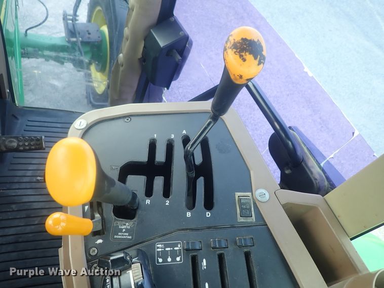 image for item DE0694 John Deere 7210  MFWD tractor