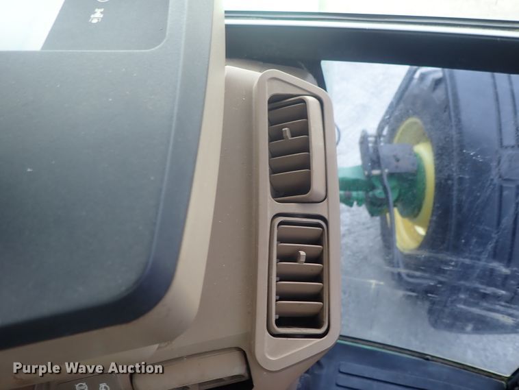 image for item DE0694 John Deere 7210  MFWD tractor