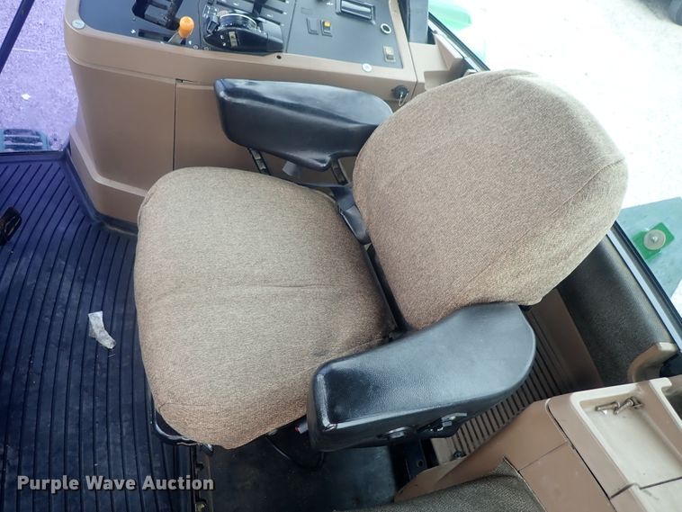 image for item DE0694 John Deere 7210  MFWD tractor