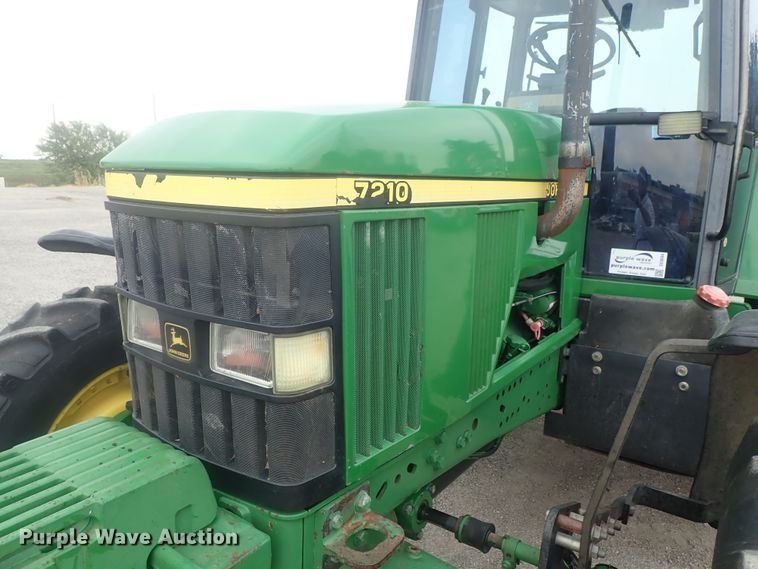 image for item DE0694 John Deere 7210  MFWD tractor