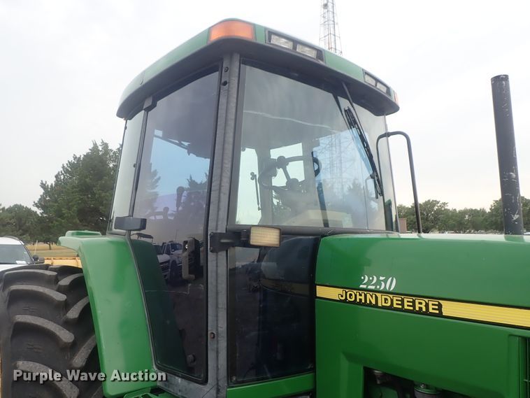 image for item DE0694 John Deere 7210  MFWD tractor