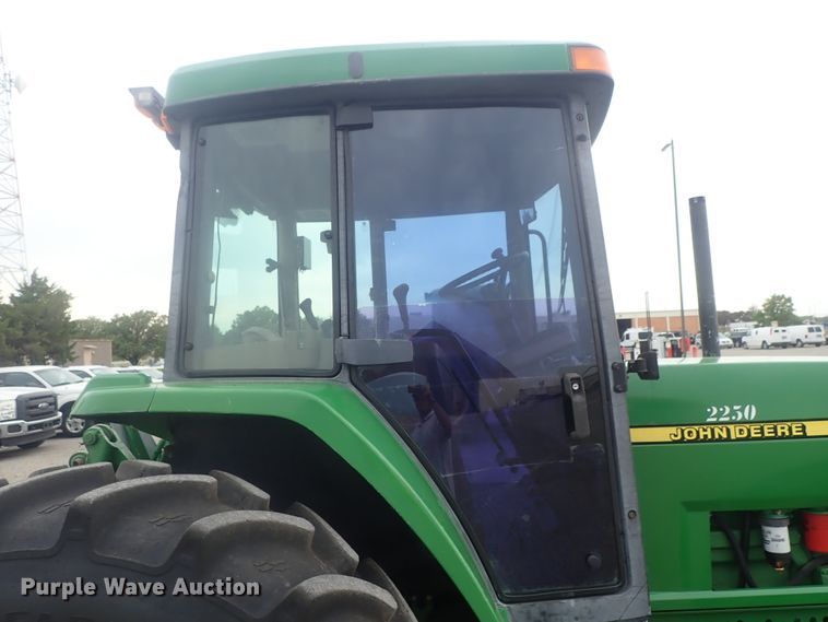 image for item DE0694 John Deere 7210  MFWD tractor