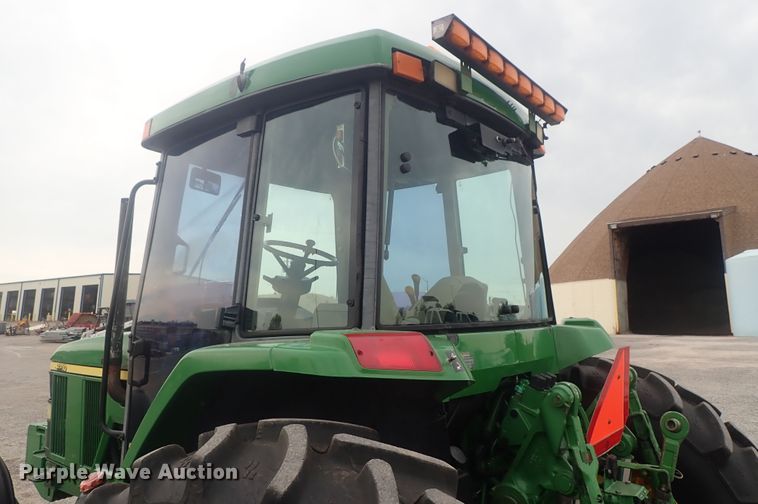 image for item DE0694 John Deere 7210  MFWD tractor