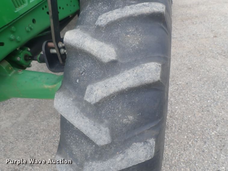 image for item DE0694 John Deere 7210  MFWD tractor