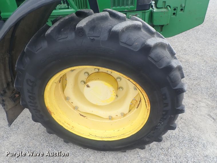 image for item DE0694 John Deere 7210  MFWD tractor