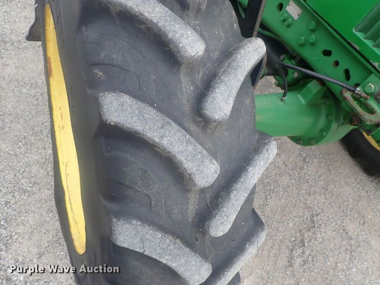 image for item DE0694 John Deere 7210  MFWD tractor